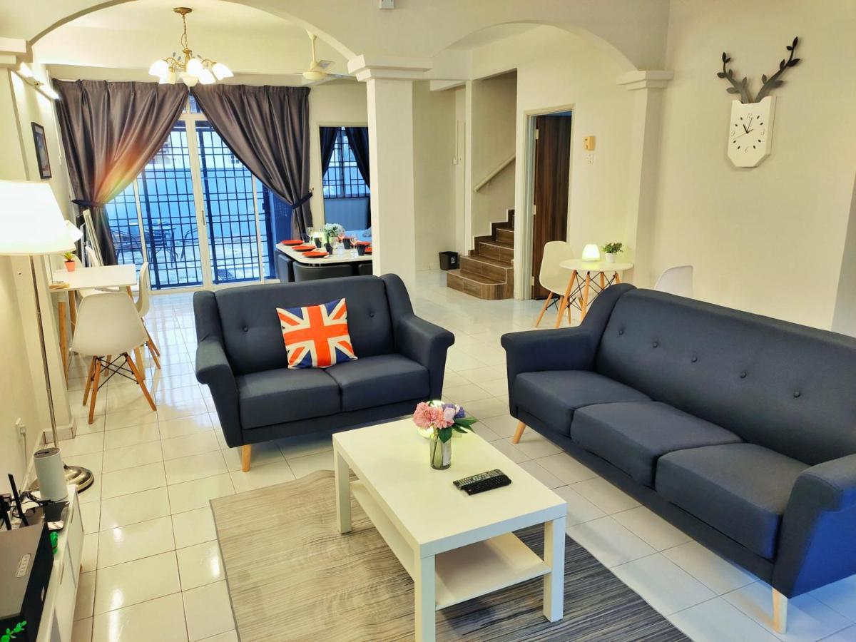 Semi-Detached, Up To 21 Pax, 4 Bedrooms, 3 Bathrooms, 4 Car Parks By Star Home Байан-Лепас Экстерьер фото